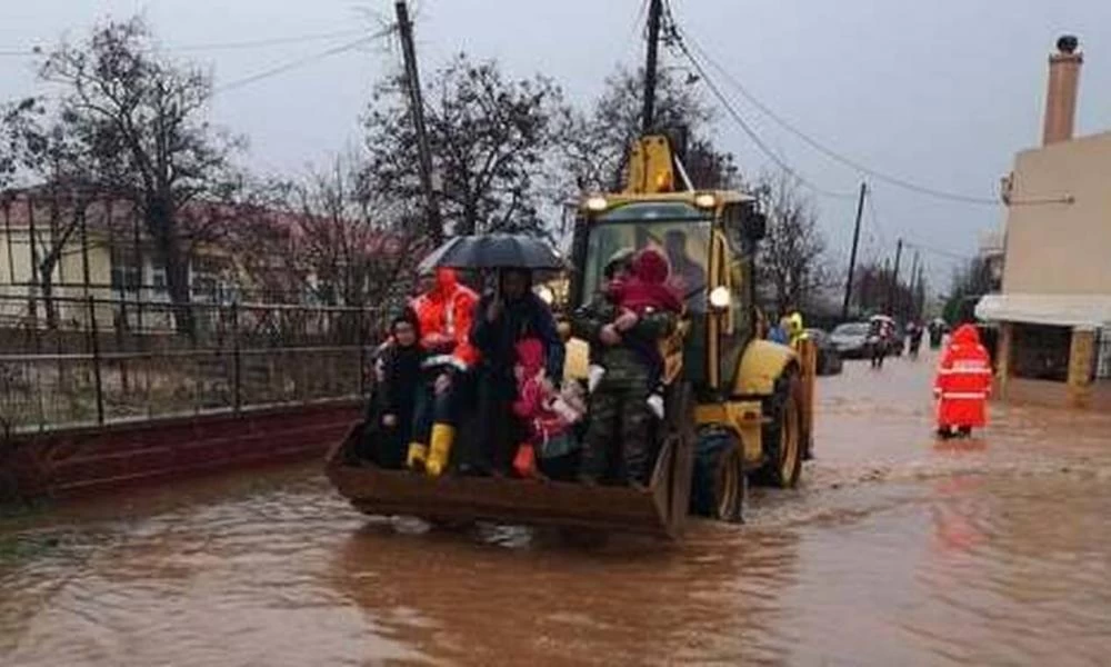 «Πνίγεται» ο Έβρος - Αποκλεισμένα χωριά και εγκλωβισμένοι άνθρωποι λόγω της σφοδρής κακοκαιρίας